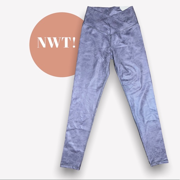 High-Waisted aerie Offline The Hugger Crossover leggings - Picture 2 of 11